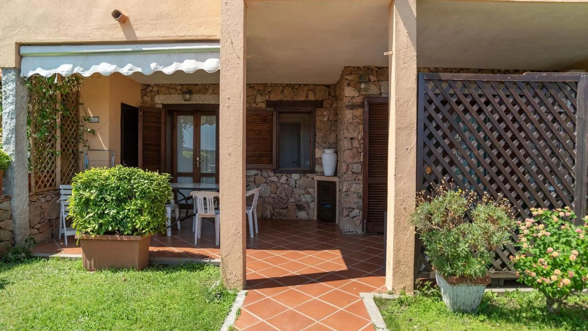 Apartment In Marinella Marinella